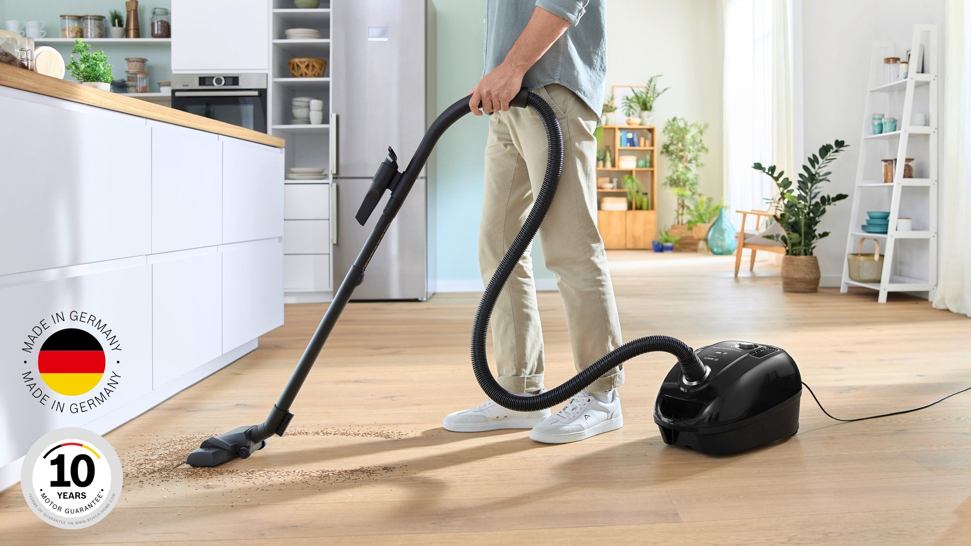 Bosch BGL38BA3GB Serie 4 ProEco 850W Bagged Cylinder Vacuum Cleaner - Black