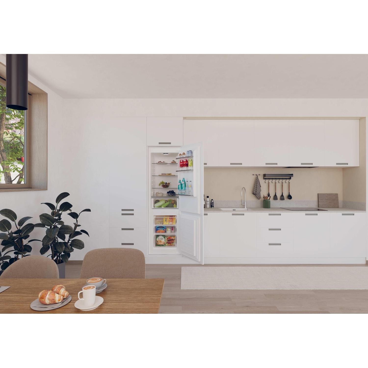 Hoover HOBBML18EK 54cm 70/30 Built in Fridge Freezer - White