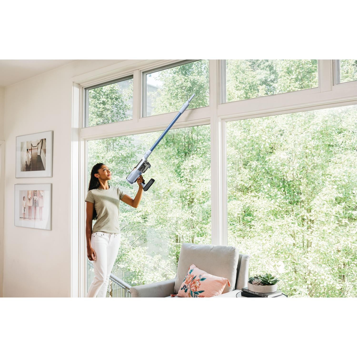 Shark BU3621UKT Cordless Stick Vacuum Cleaner - 40 Minutes Run Time - Glacier Blue
