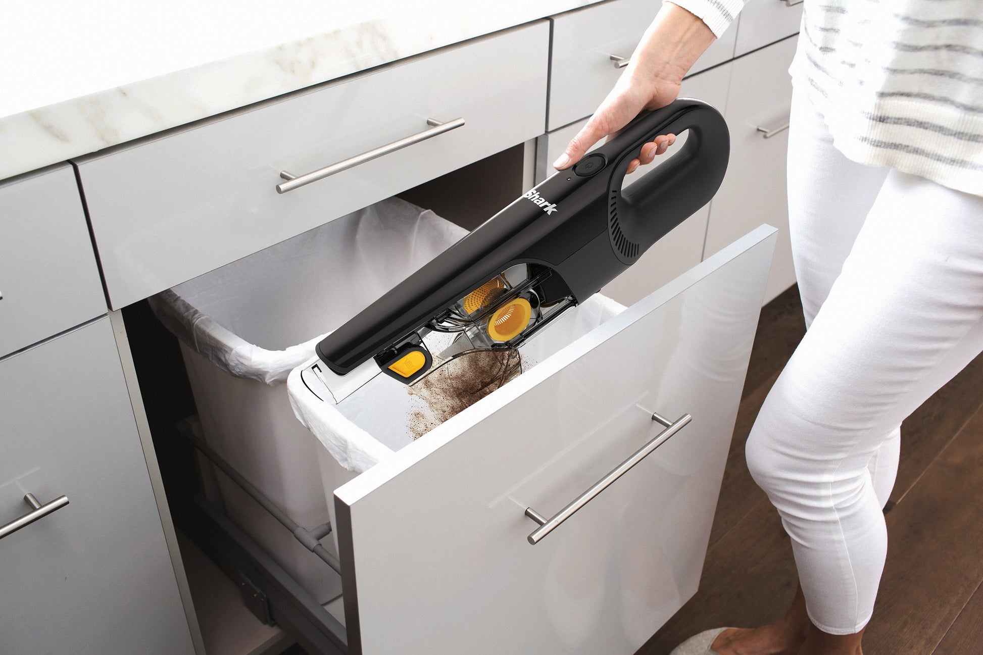 Shark CH950UKT Cordless HandVac Pet Model - Black/Yellow - 10 Minute Run Time